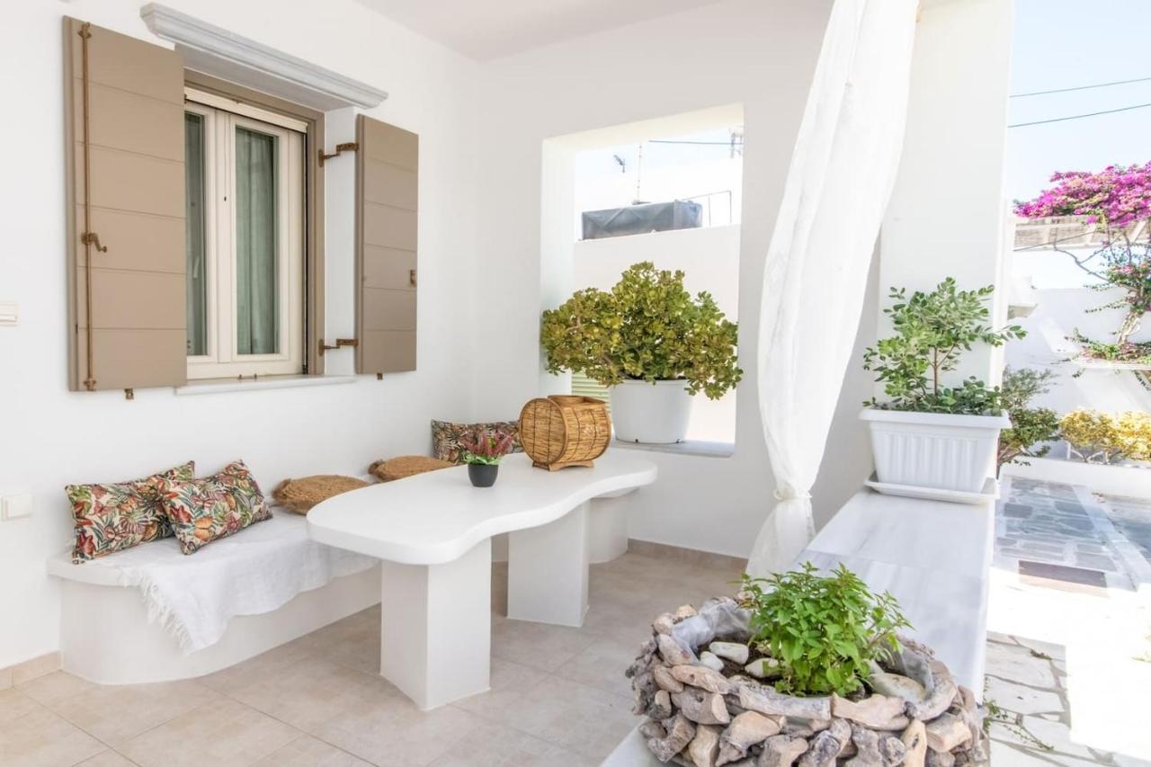 Fouulishouse 3 * Tinos